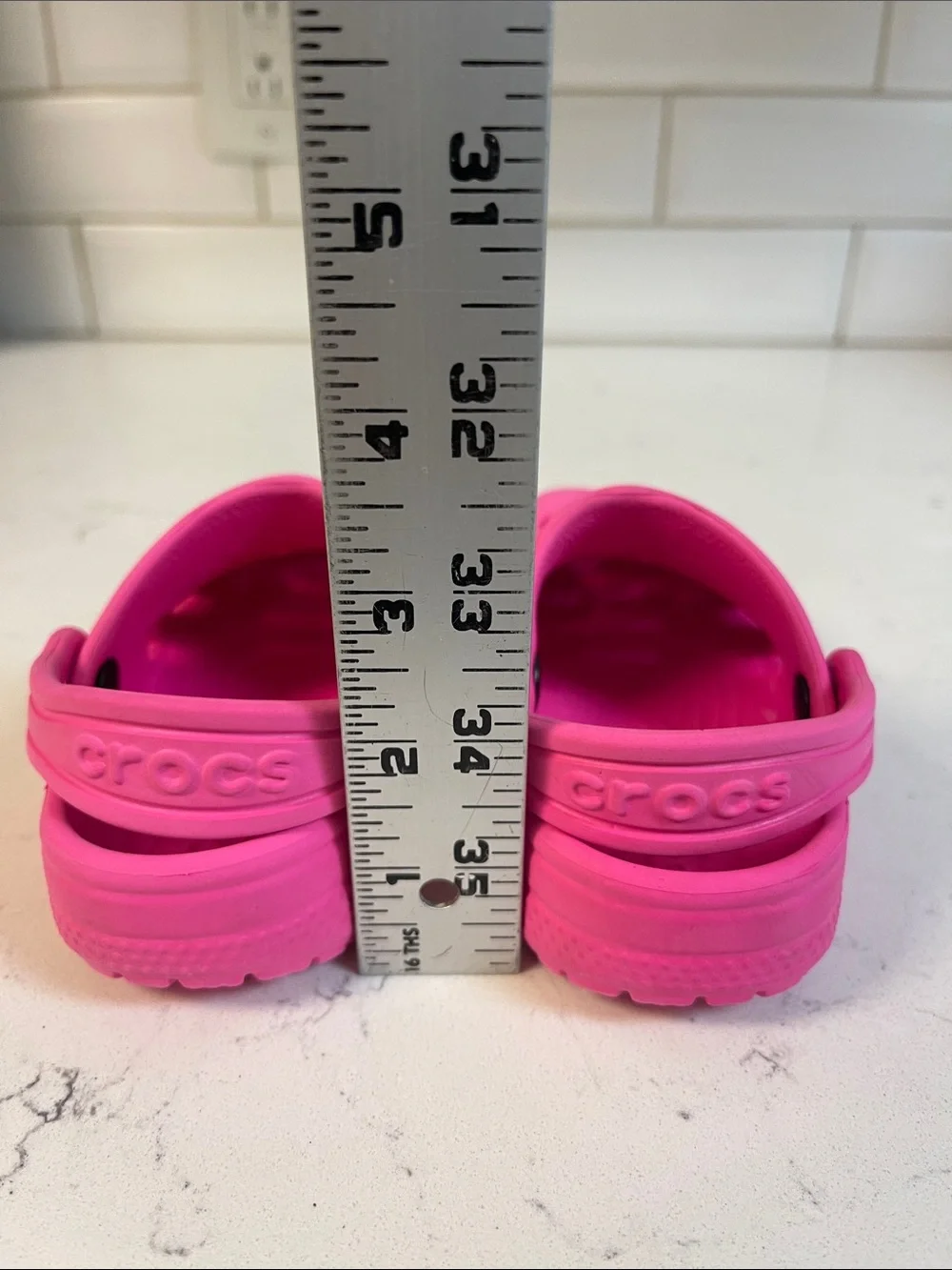 Crocs Classic Clogs Kids Size 7 Pink 206990 Barbie Pink